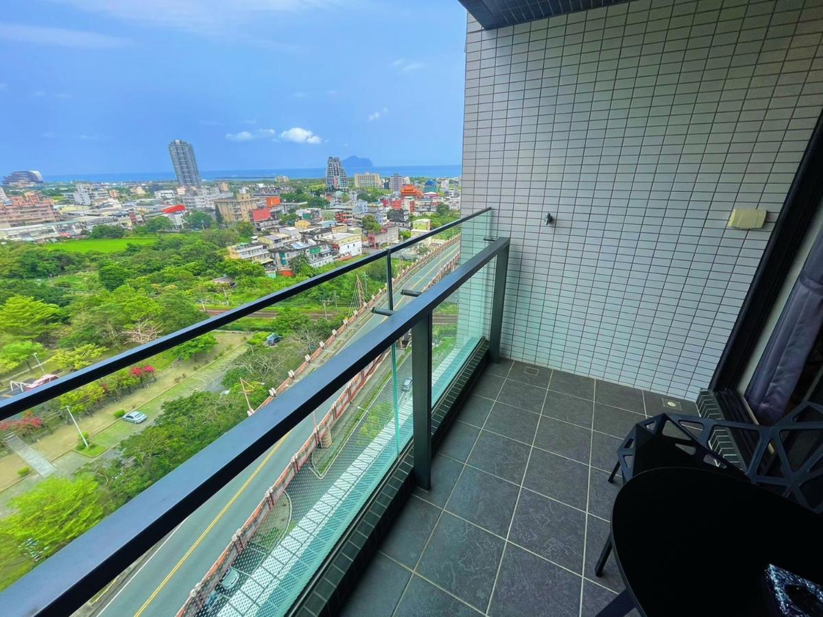 Apartamento Toucheng Happyhouse頭城黑皮家 附早餐 Exterior foto